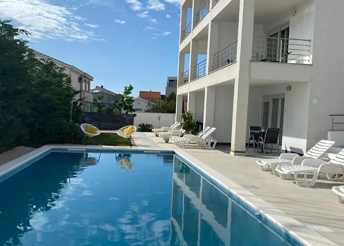Apartment Deluxe Villa Carlotta