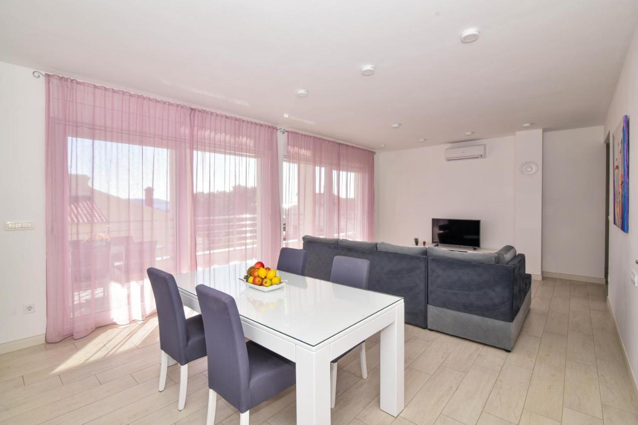 Deluxe Carlotta Apartma *