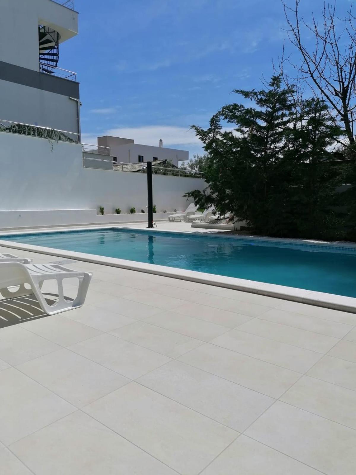 Deluxe Carlotta Apartma